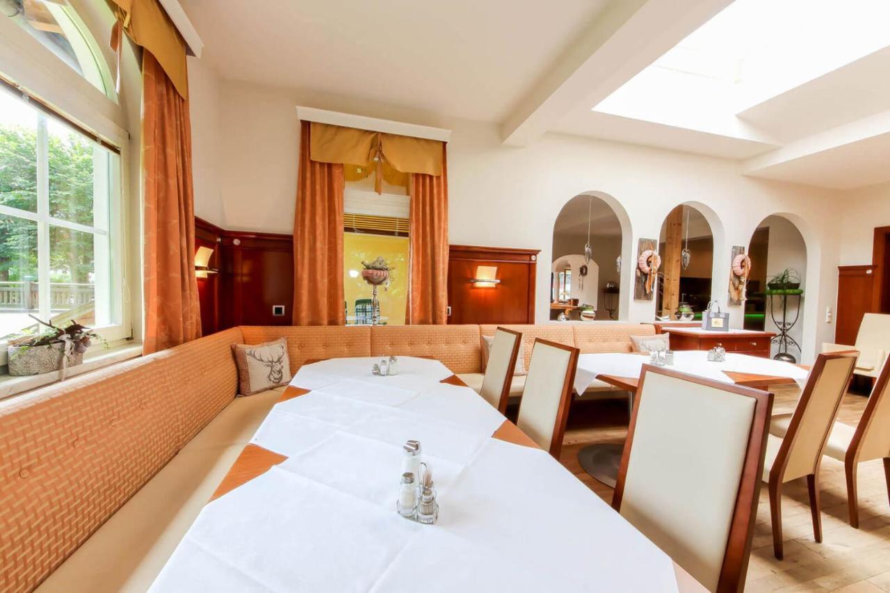Hotel Dax Лофер Екстериор снимка
