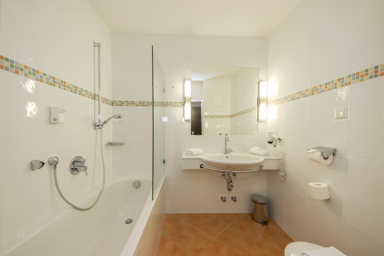 Hotel Dax Лофер Екстериор снимка